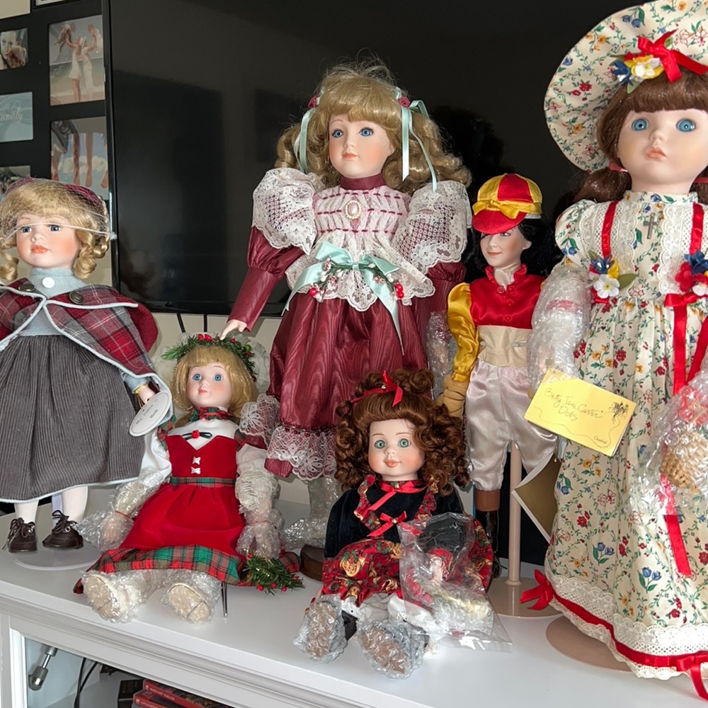Bundle Ball porcelain dolls